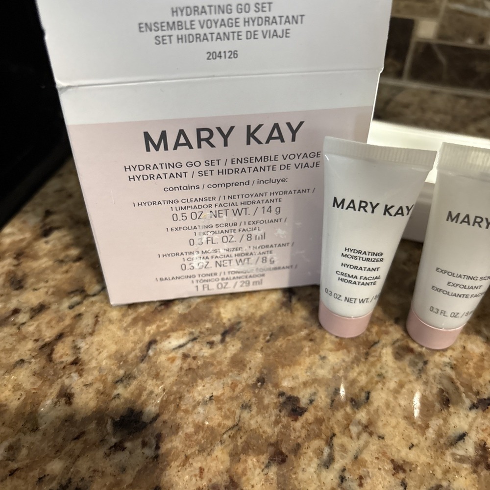 Mary Kay Hydrating Go Set FRESH Cleanser Toner Exfoliant‎ NEW EXP - Picture 2 of 4